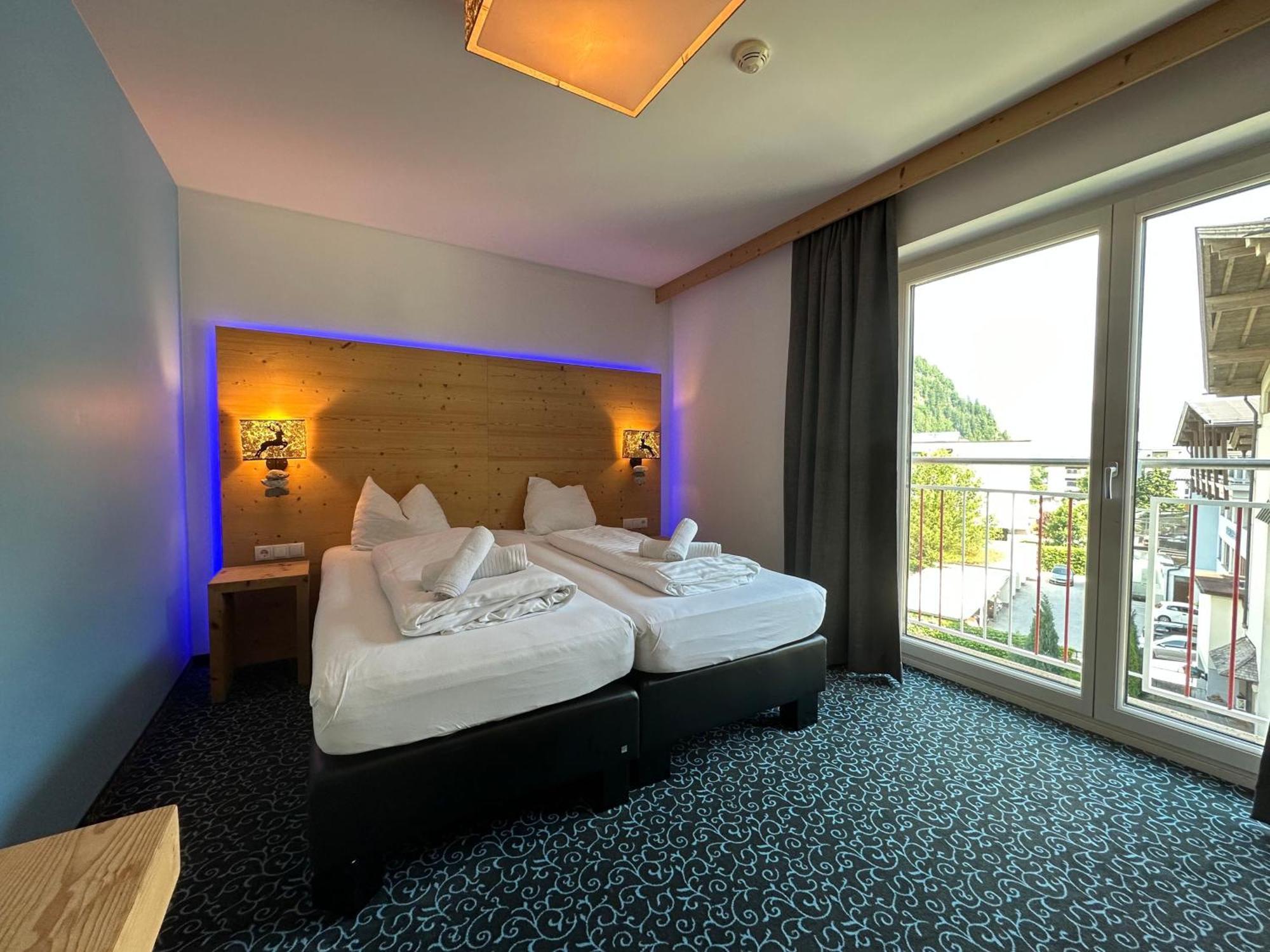 Partyhouse Harakiri Stay Different 60 Seconds To Mountains! Free Parking! Self Check-In Mayrhofen Luaran gambar